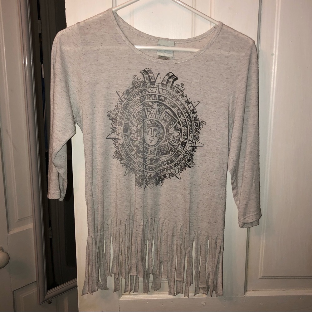 Aztec patterned shirt with fray